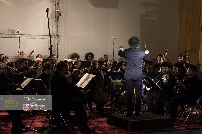 ارکستر سمفونیک تهران در ایران کوچک به روی صحنه رفت